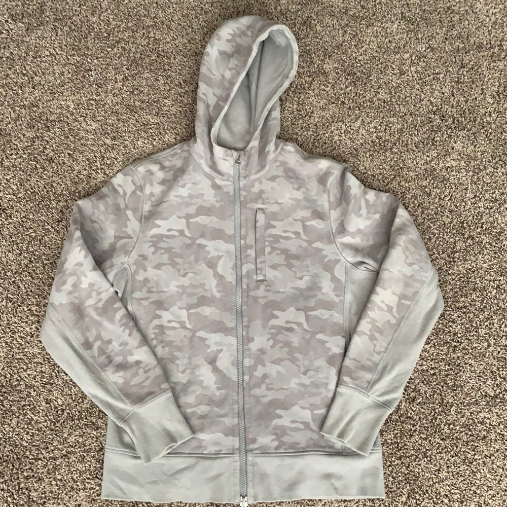 Lululemon men’s camouflage sweater